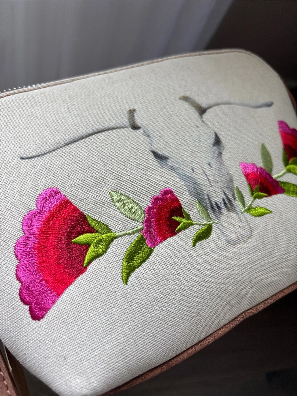 Catchfly Dome Wristlet,3 card holder,zip interior & top,embroidered flowers,bull